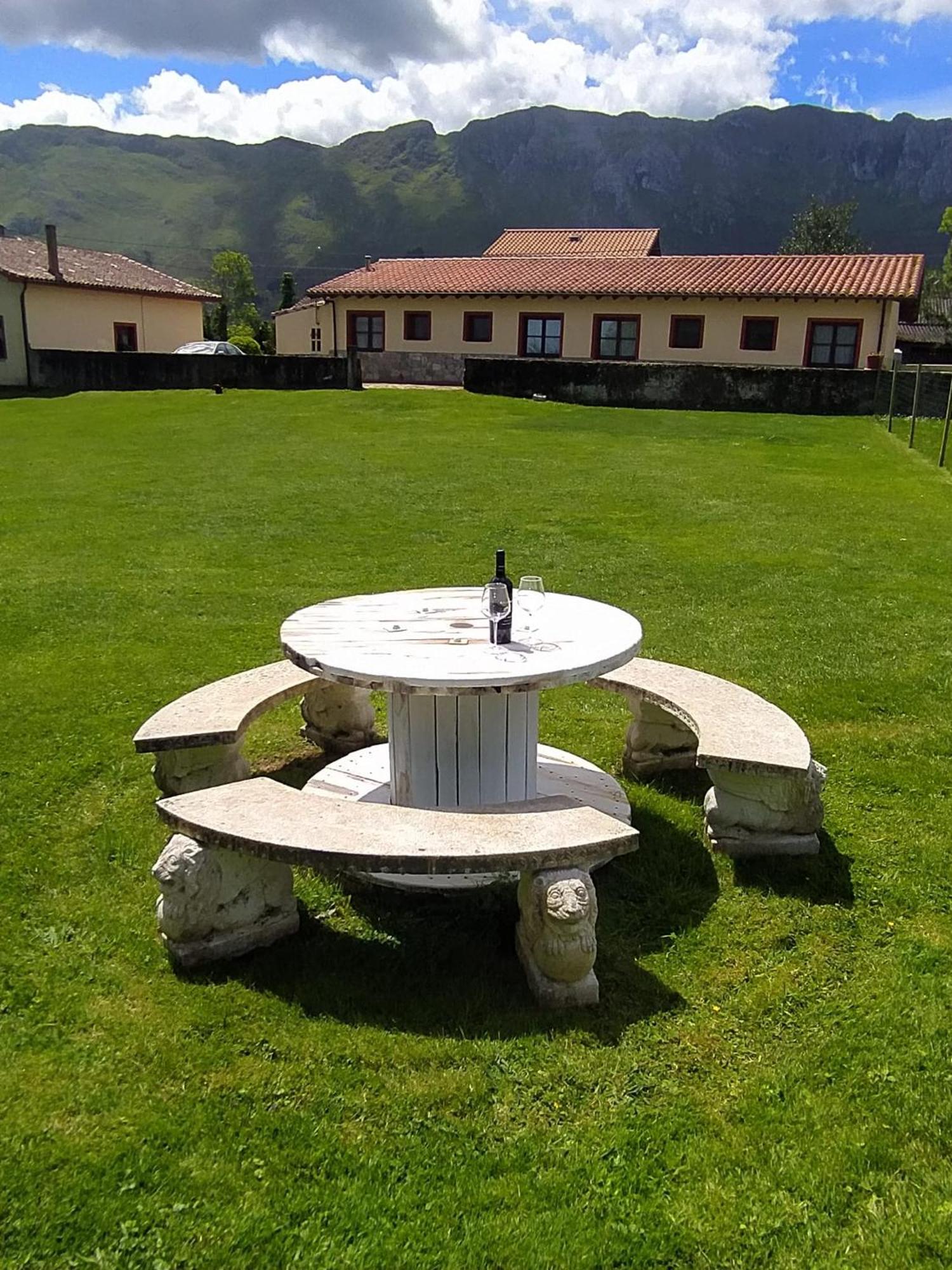 Apartamentos La Tarazana 4 La Pereda de Llanes Kültér fotó